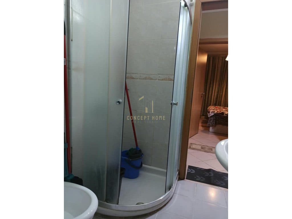 Jepet me qera apartament 1+1 tek Liqeni i Thate 3