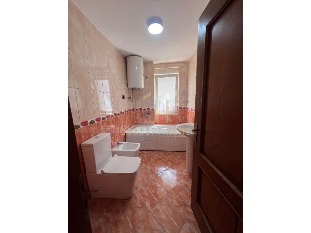 Apartament 3+2 me Qira në Liqeni Artificial, Tiranë - 900.00€ | 150 m² 4