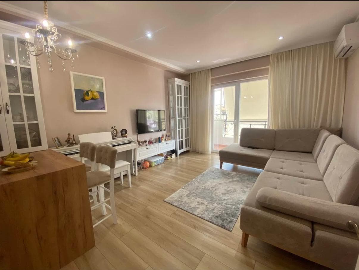 Shitet apartament 1+1 tek Ish Tregu Elektrik 3