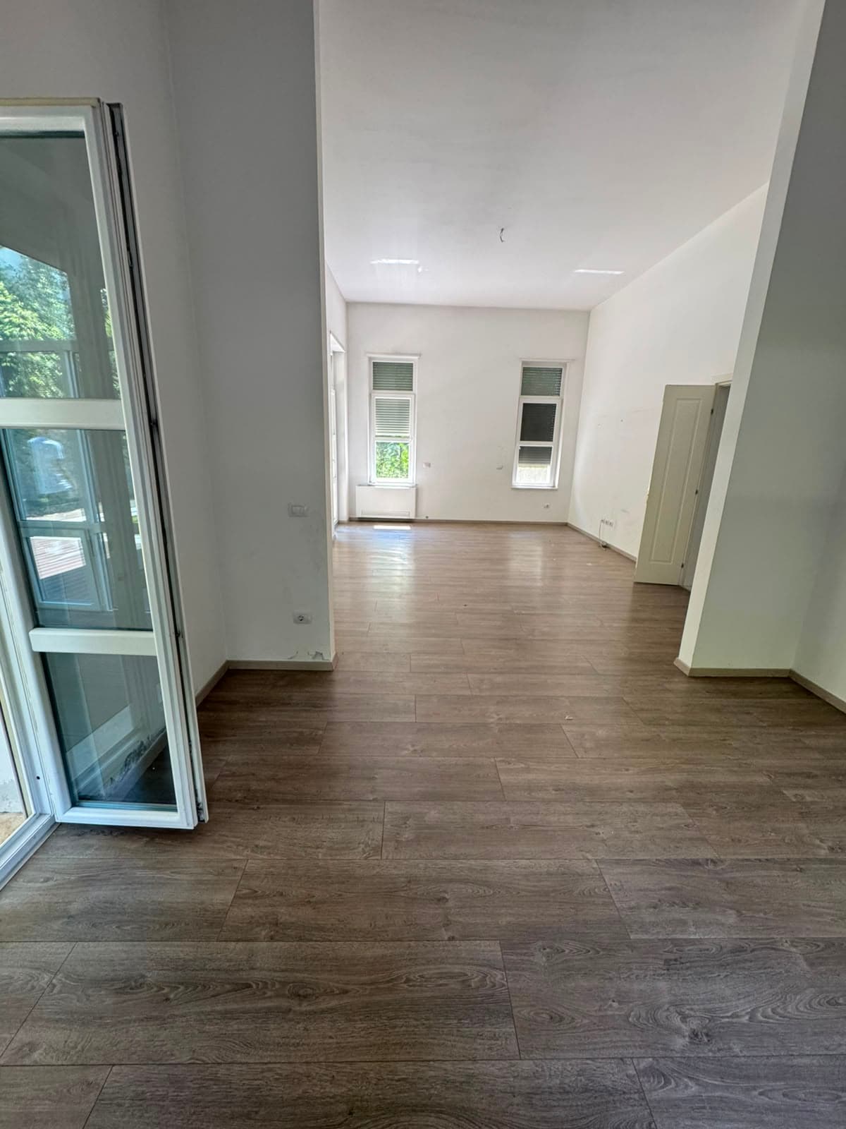 Jepet me qera Vile tek Rolling Hills 1/Cmimi:4500 Euro 2