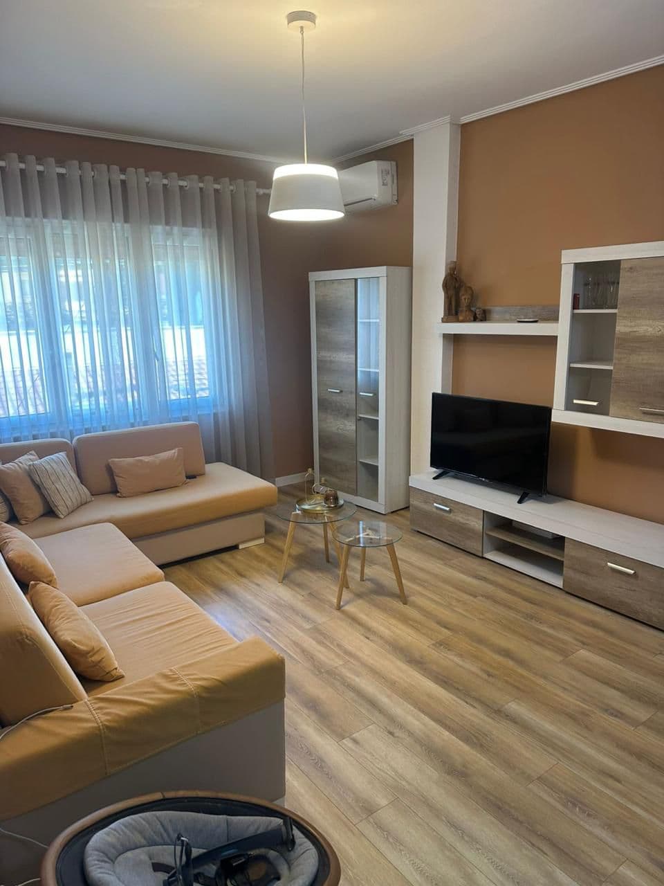 Jepet me qera apartament 2+1 tek Liqeni Artificial,Kopshti zologjik Siperfaqe 87 m2 2