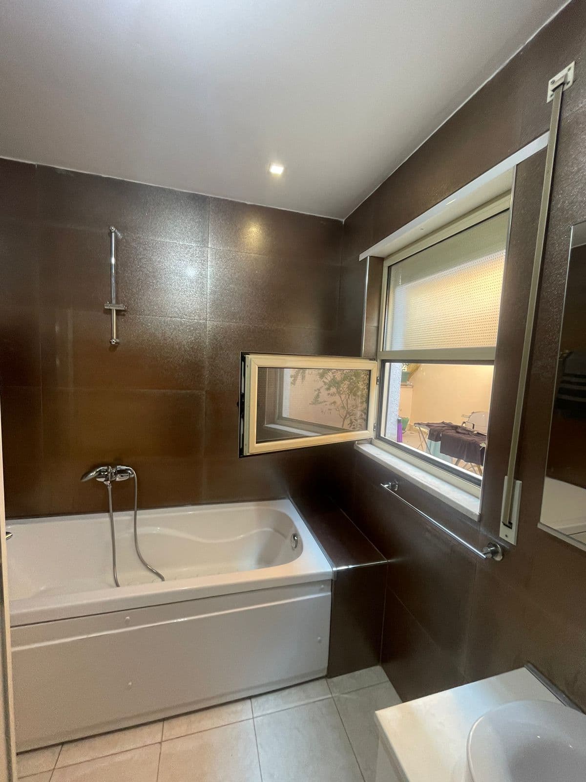 Apartament modern në shitje – Komuna e Parisit, Tiranë 2