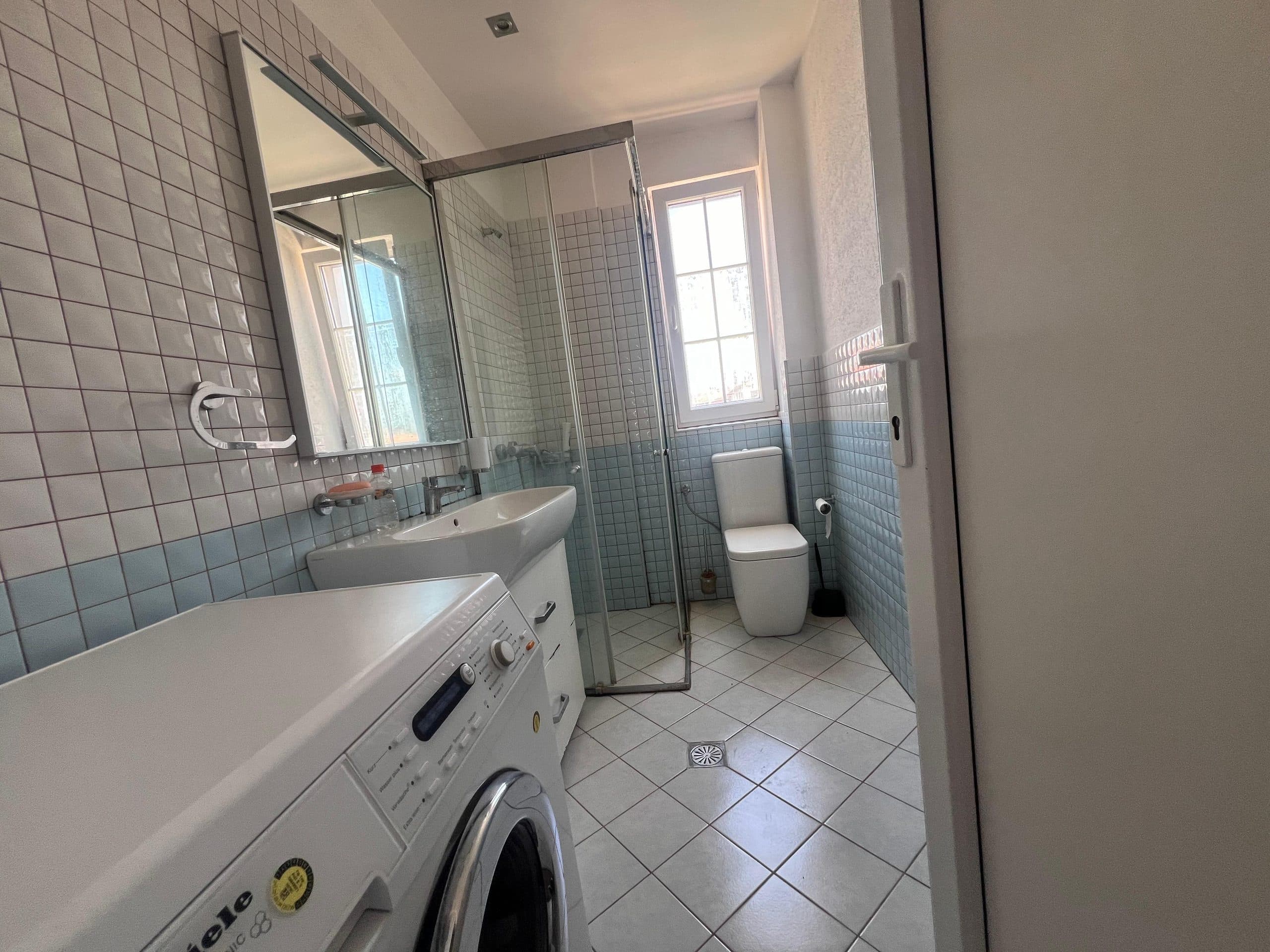 Jepet me qera apartament 2+1 ne 5 maji , 420 Euro/muaj 2