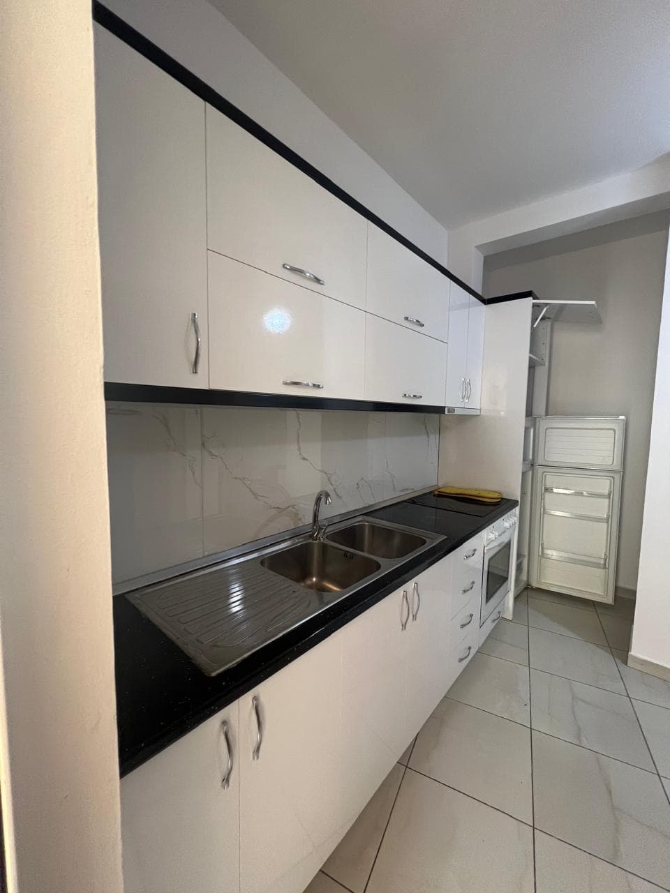 Jepet me qera Apartament 1+1 ne Astir. 4