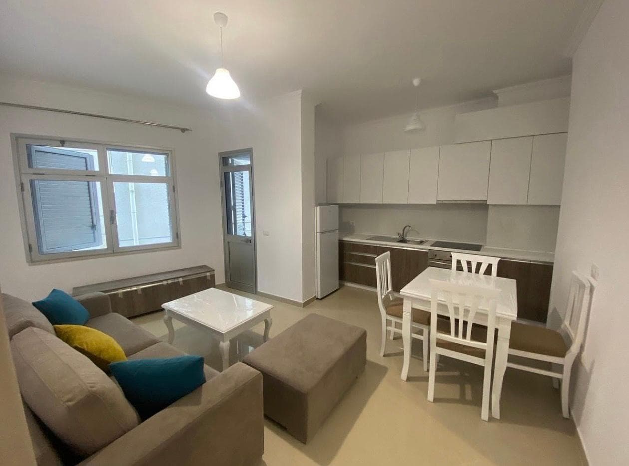 Jepet me qera apartament 2+1 ne Shkoze