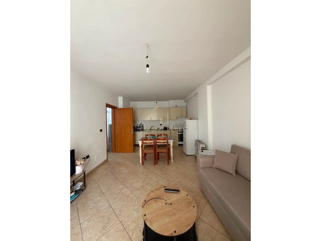 Jepet me qera apartament 1+1 ne Yzberisht 2