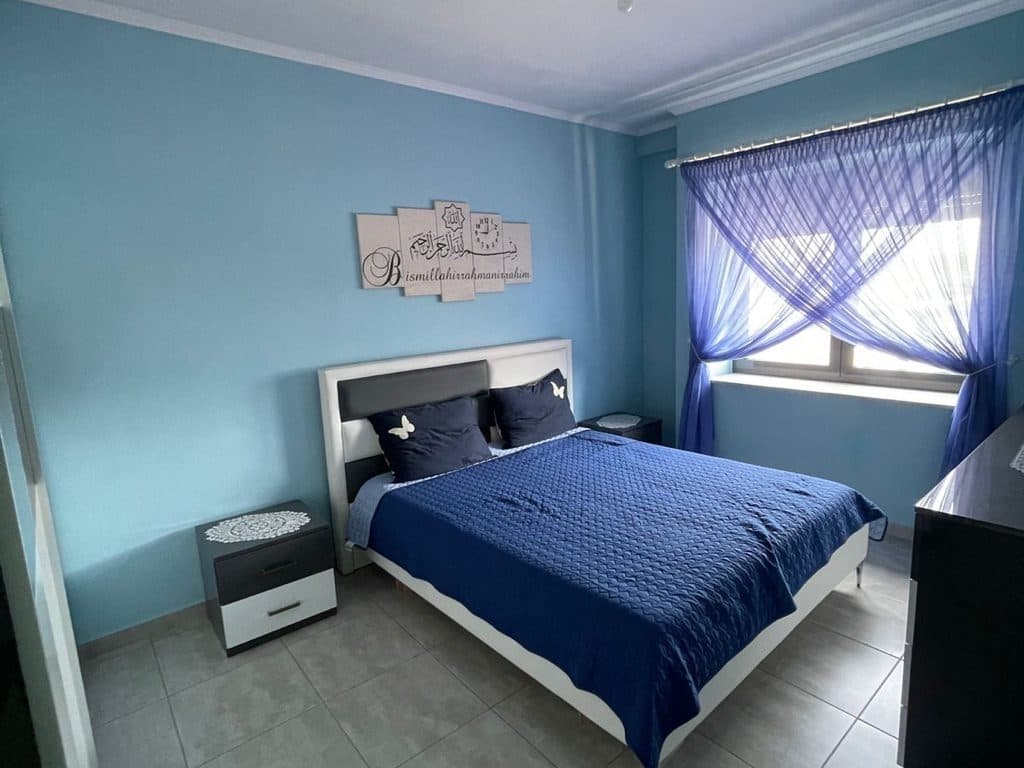 Shitet Apartament 3+1+2 tek Casa Italia 3