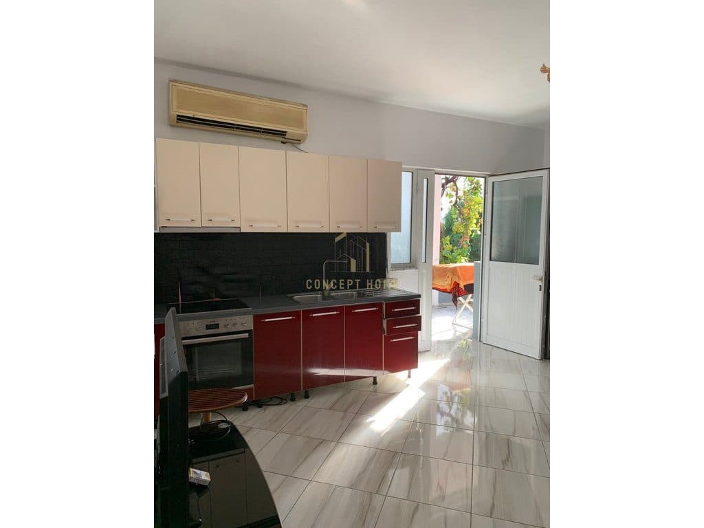 Jepet me qera apartament 1+1 ne 5 Maj 3