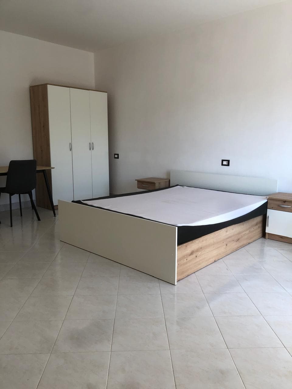 Jepet me qera gasoniere tek Rruga Haxhi Bardhi 2