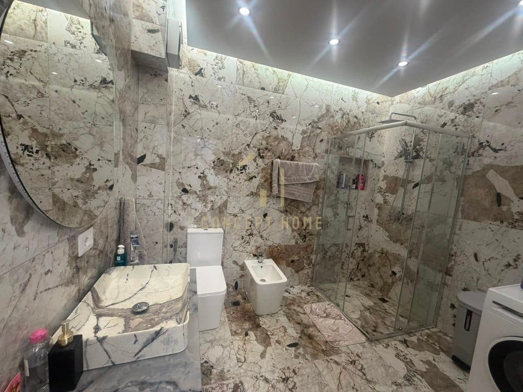 Shitet Apartament 2+1 ne Kamez 4