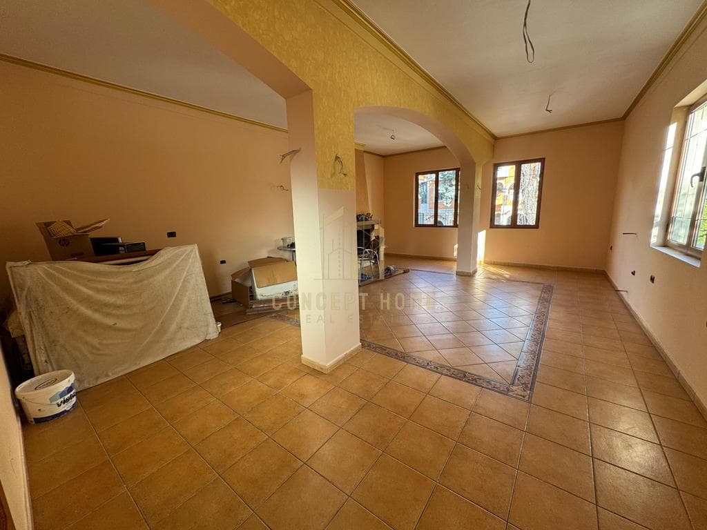 Ndërtesë 3 kate Për Qira në Don Bosko, Tiranë - 2500€ | 260 m² 3