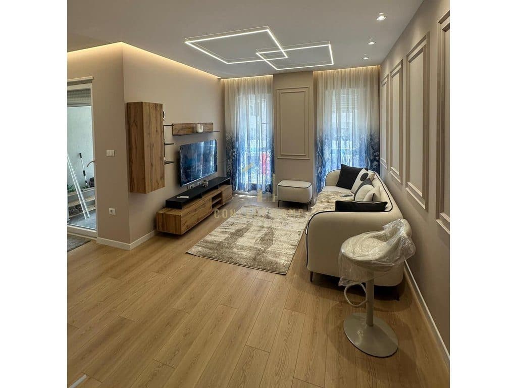 Jepet Apartament me qera 1+1 tek