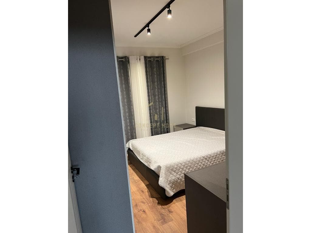 Jepet me qera apartment 2+1+2 tek Komuna Parisit 3
