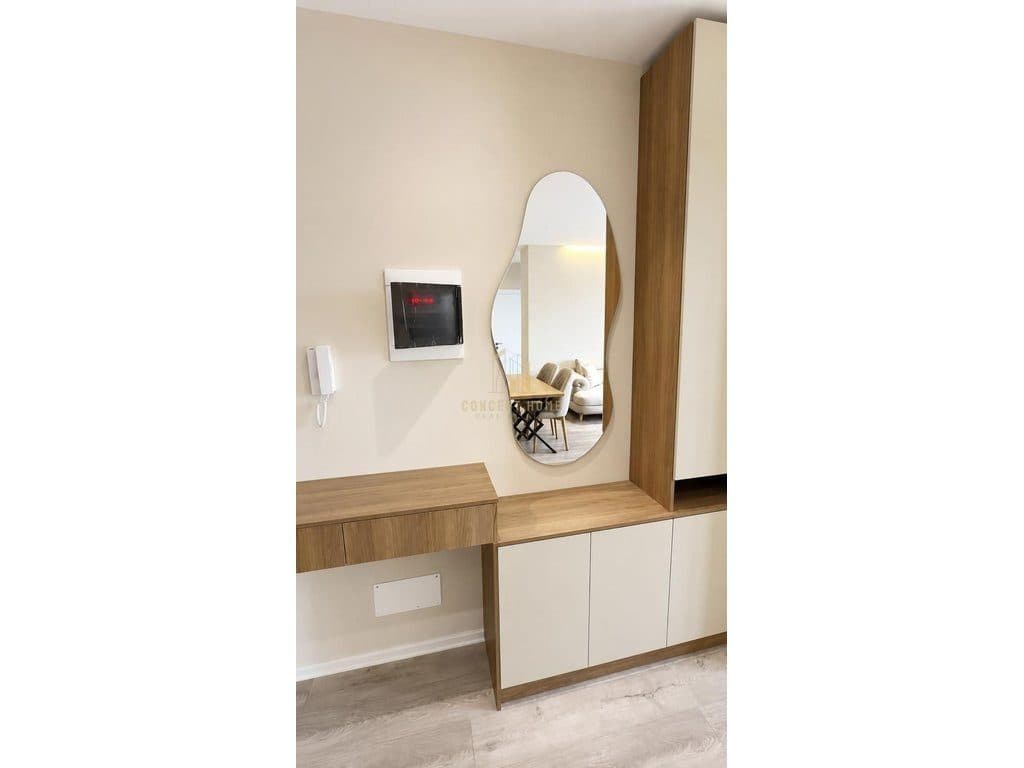 Jepet me qera apartament 1+1+ verande ne 3