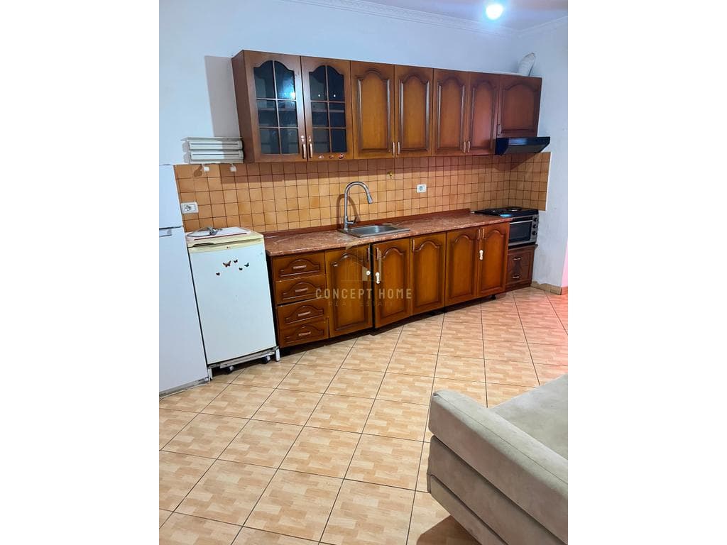 Jepet me qera apartament 1+1 ne Porcelan