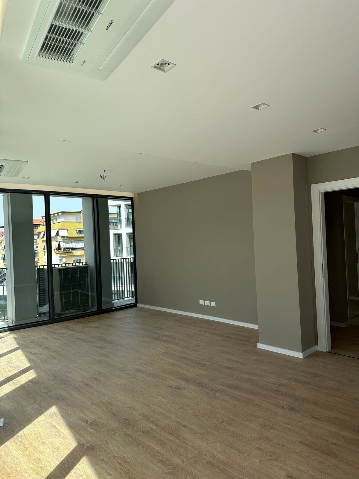 Apartament 2+2 Me Qira në Liqeni Artificial, Tiranë - 1300€ | 125 m² 3