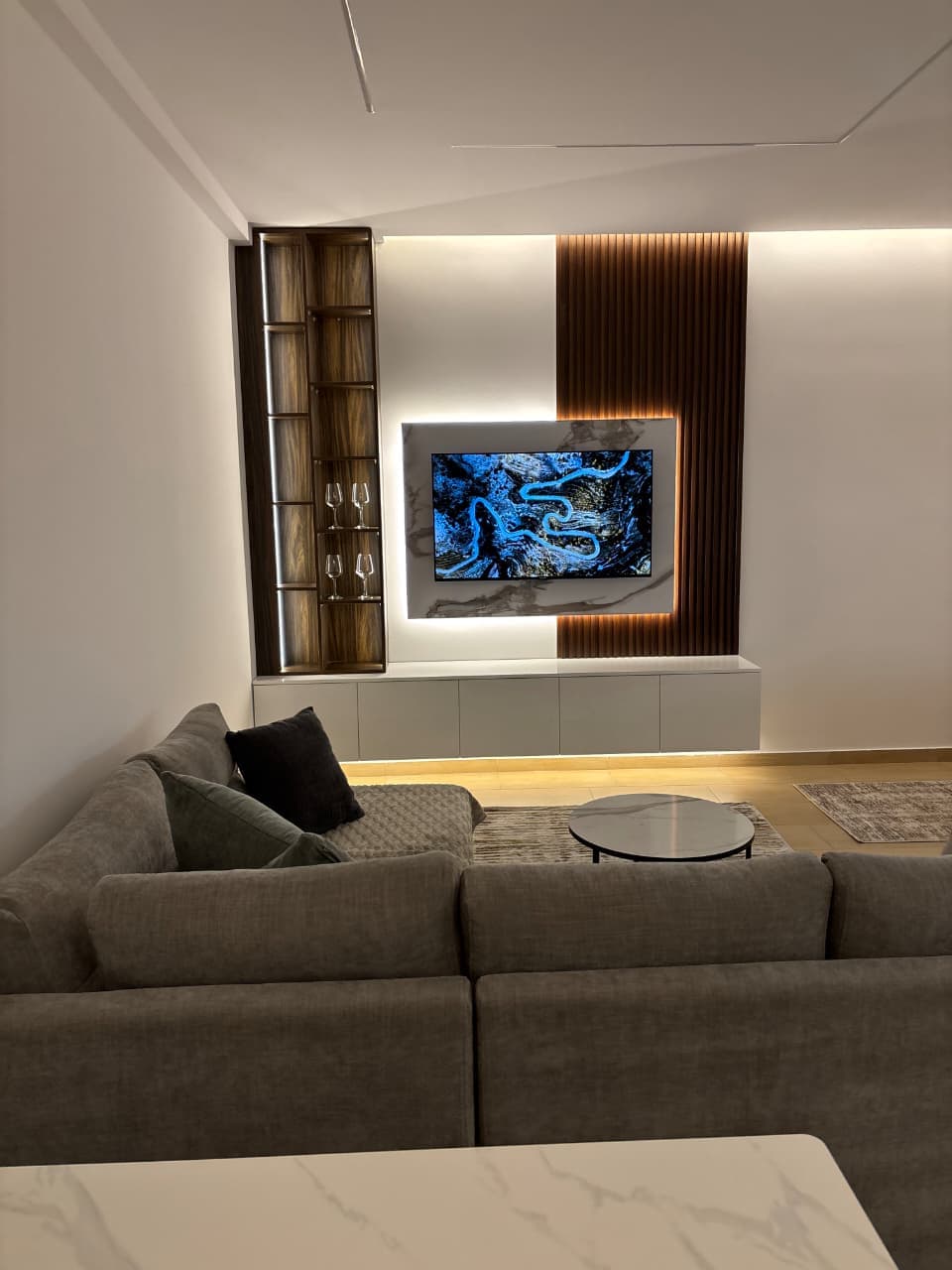 Apartament me qera 1+1 pranë Kopshtit Botanik.80,000 Lekë/Muaj 3
