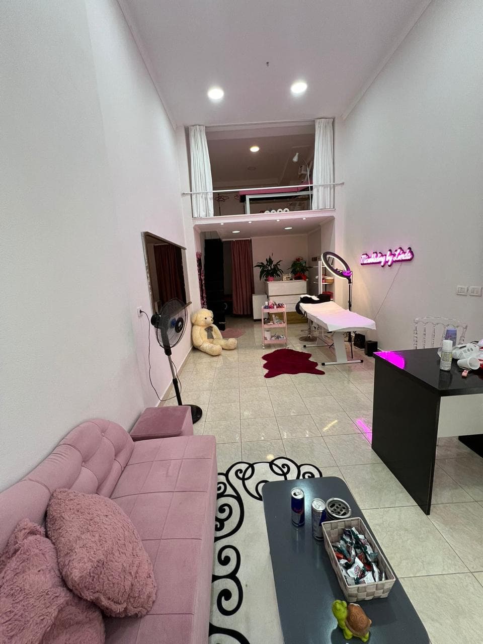 Jepet me qera dyqan duplex ne Astir 1
