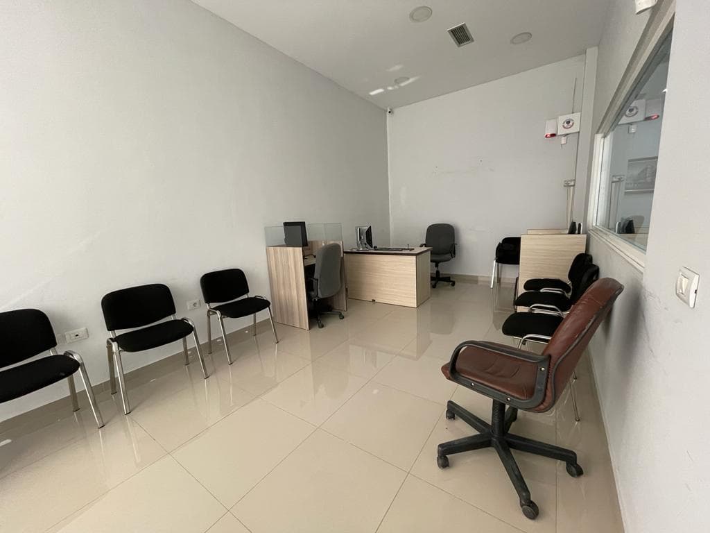 Zyrë me qera në Ali Demi, Tiranë - 1000€ | Sipërfaqe 120m²
