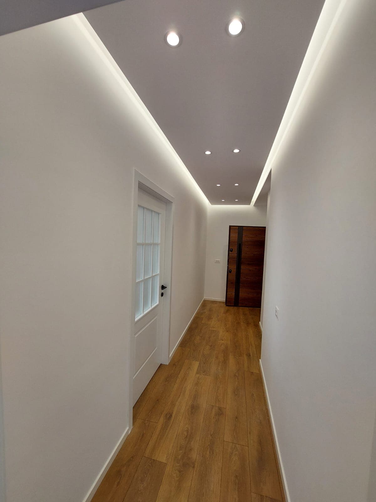 Shitet super apartament 2+1 Rruga e Barrikadave, *QENDER* 3