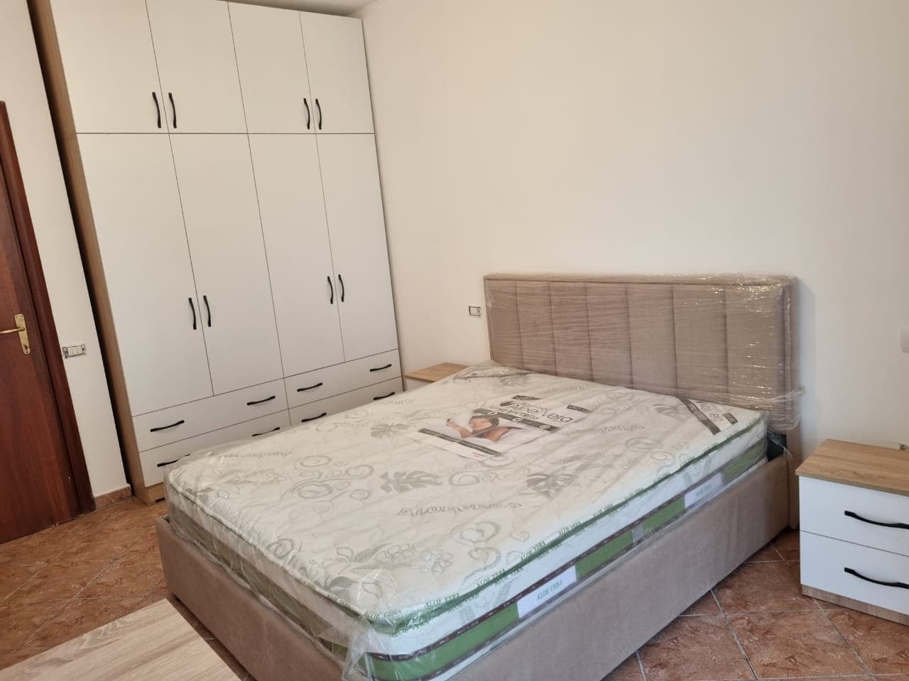 Jepet apartament me qera 2+1 Ne Astir 4