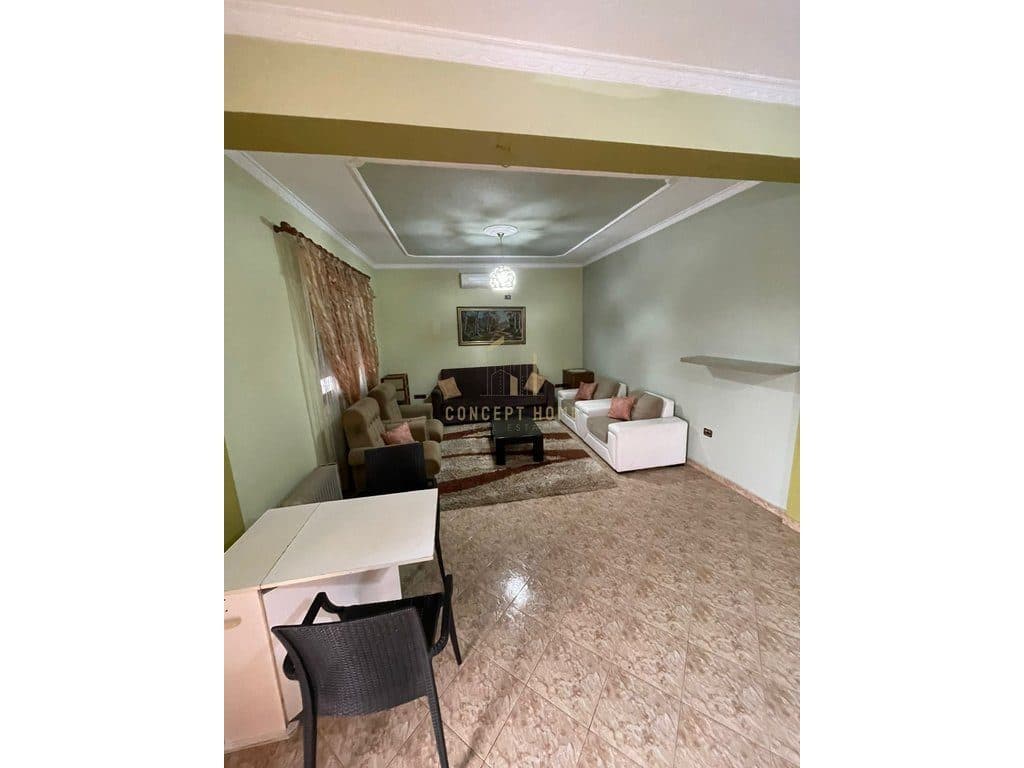 Jepet me qera shtepi 2+1+Parkim ne Astir Siperfaqe: 100m2 Kati i 2 (Shtepi Private)