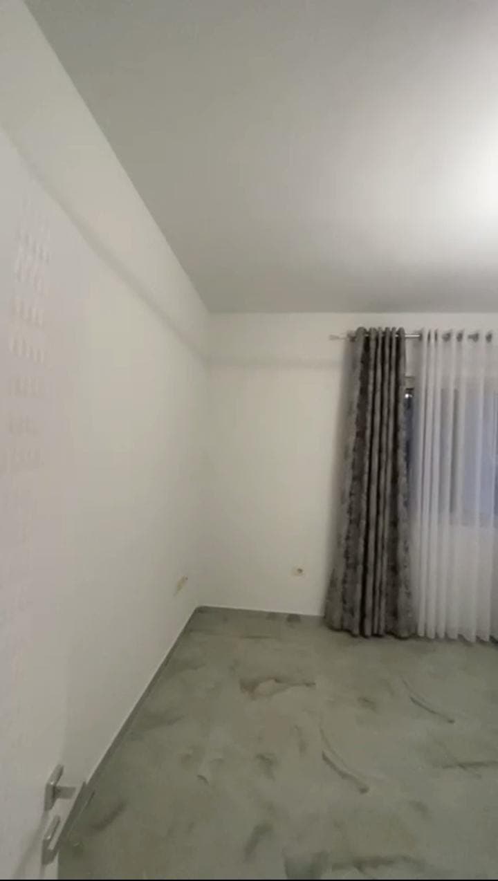 Vilë 3+2 për Qira në Porcelan, Tiranë - 500€ | 160 m² 2