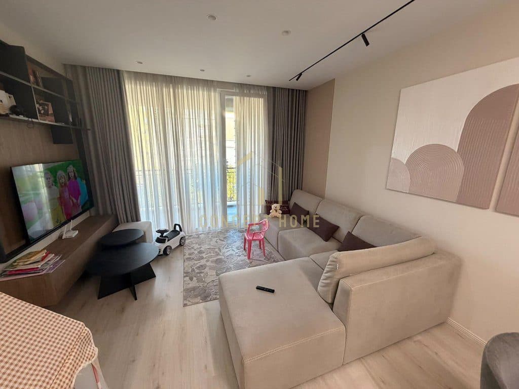 Shitet Apartament 2+1+2 tek Ish Fusha e Aviacionit