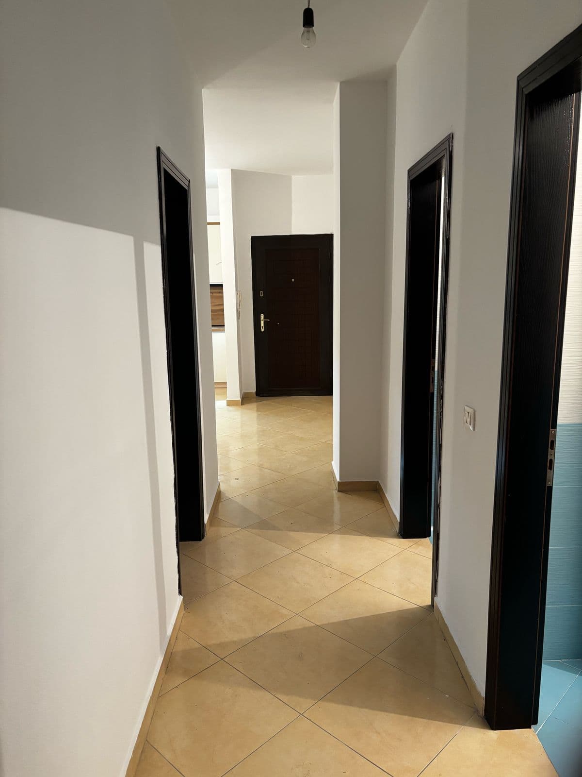 Jepet apartament me qera 2+1 tek Rruga Ardeno 4