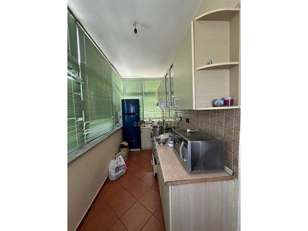 Shitet Apartament 2+1 tek 21 Dhjetori 3