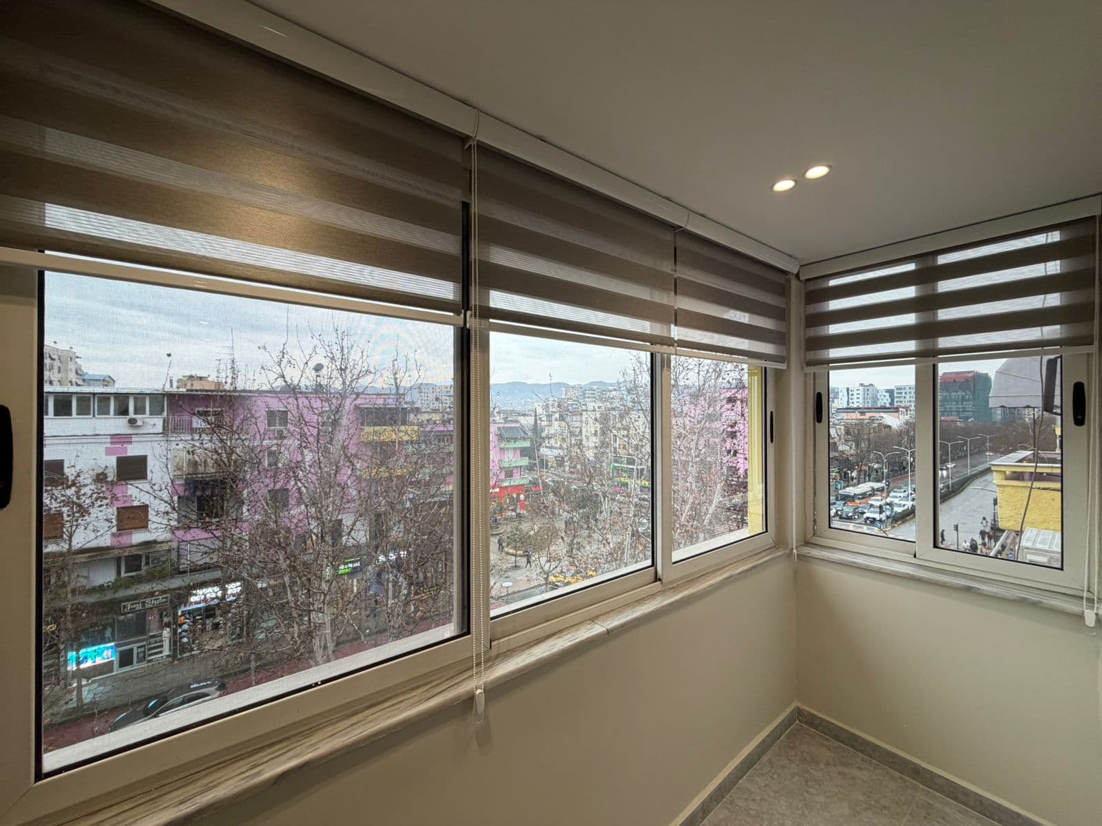 Shitet apartament 1+1 tek Kryqezimi i 21. 4