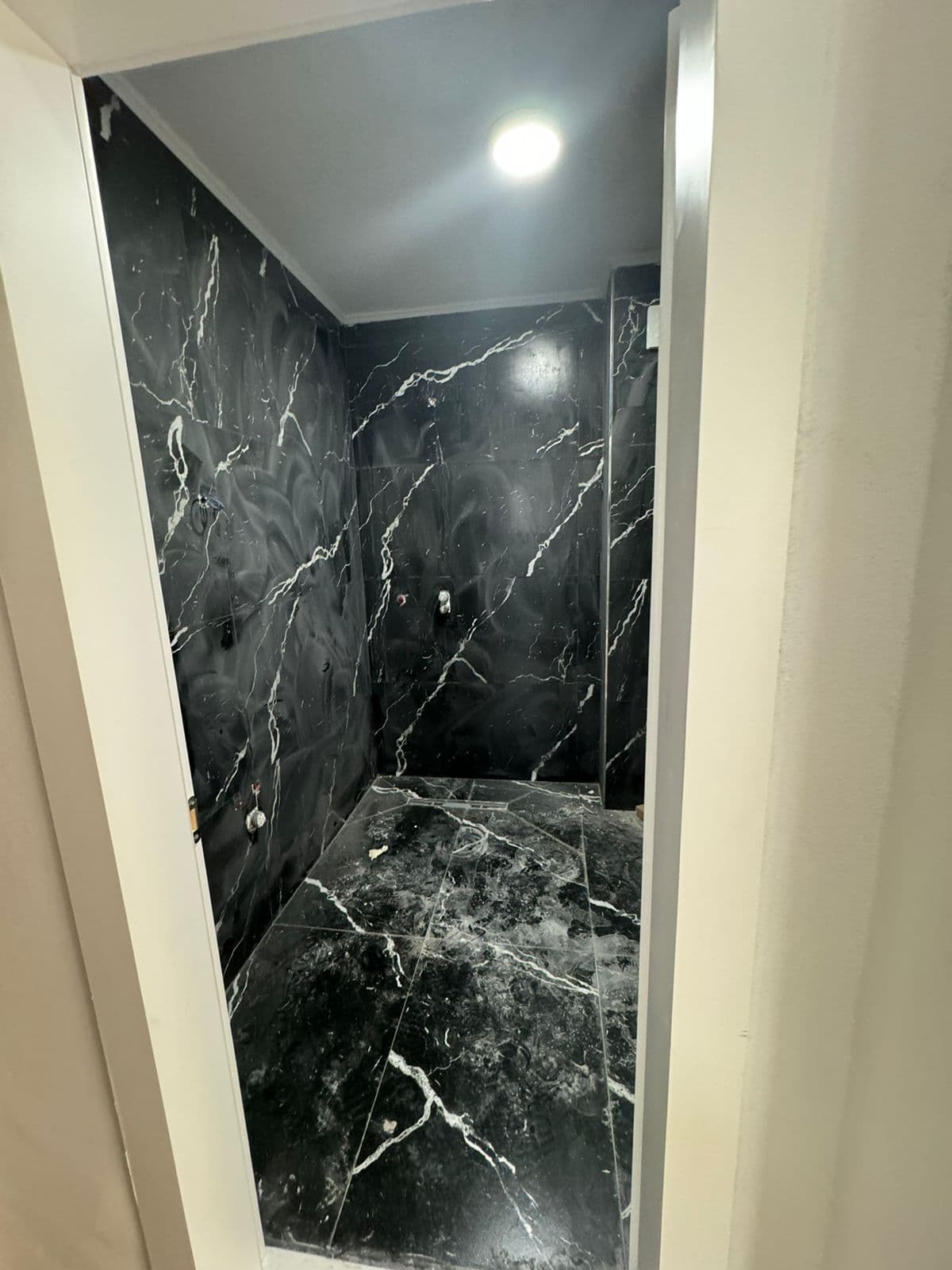 Shitet Apartament 2+1+2 tek Kodra e diellit.