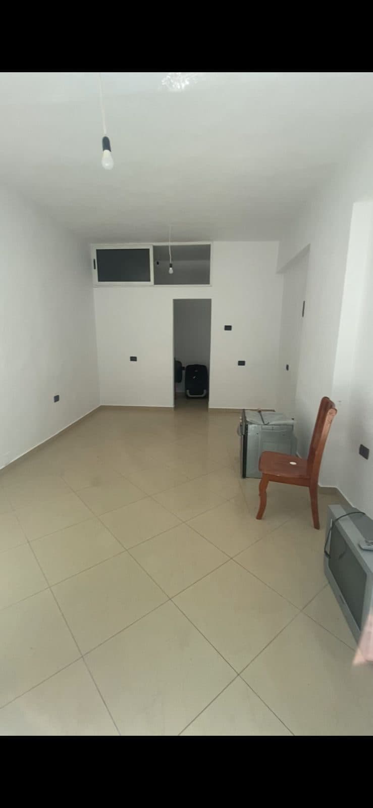 Ambient Me Qira Tek Komuna e Parisit, Tiranë - 400€ | 30 m² 2