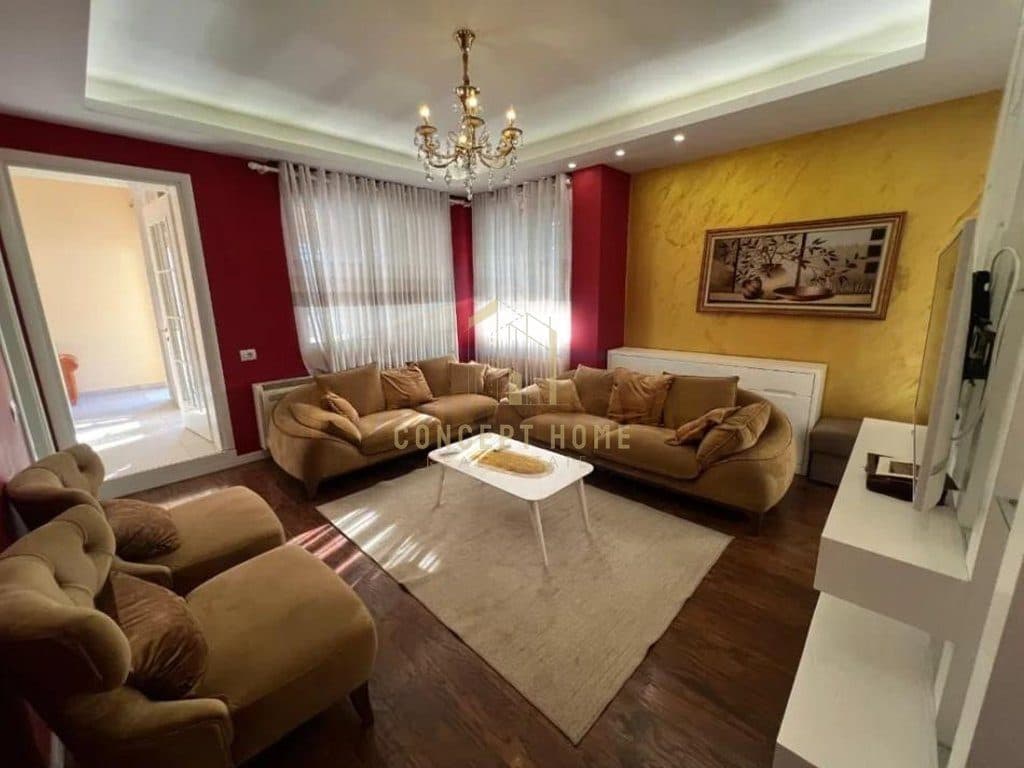 Jepet me qera Apartament 1+1+post parkimi tek kthesa e 4