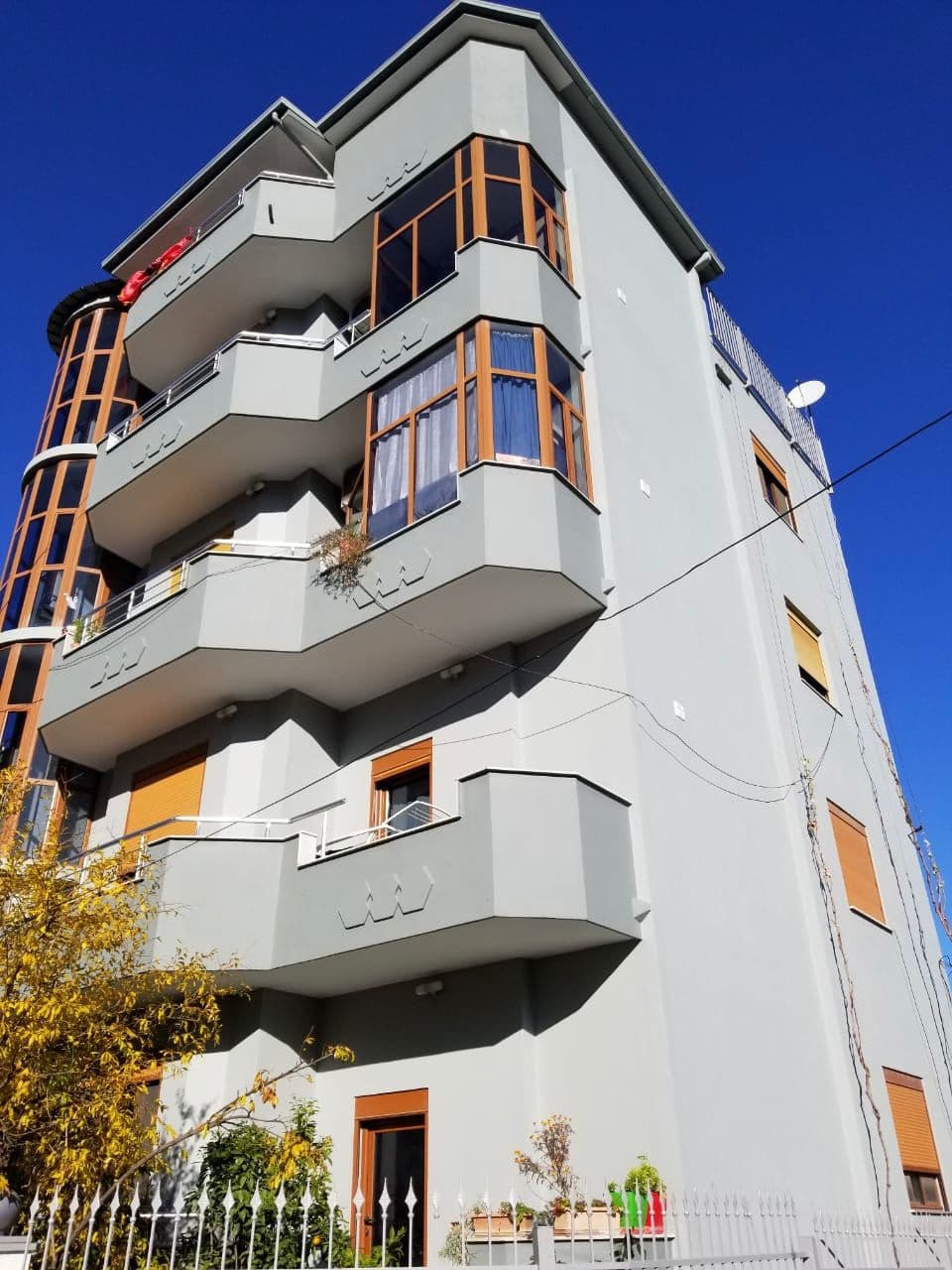 Vilë Me Qira në Selitë, Tiranë - 3000€ | 720 m² 2
