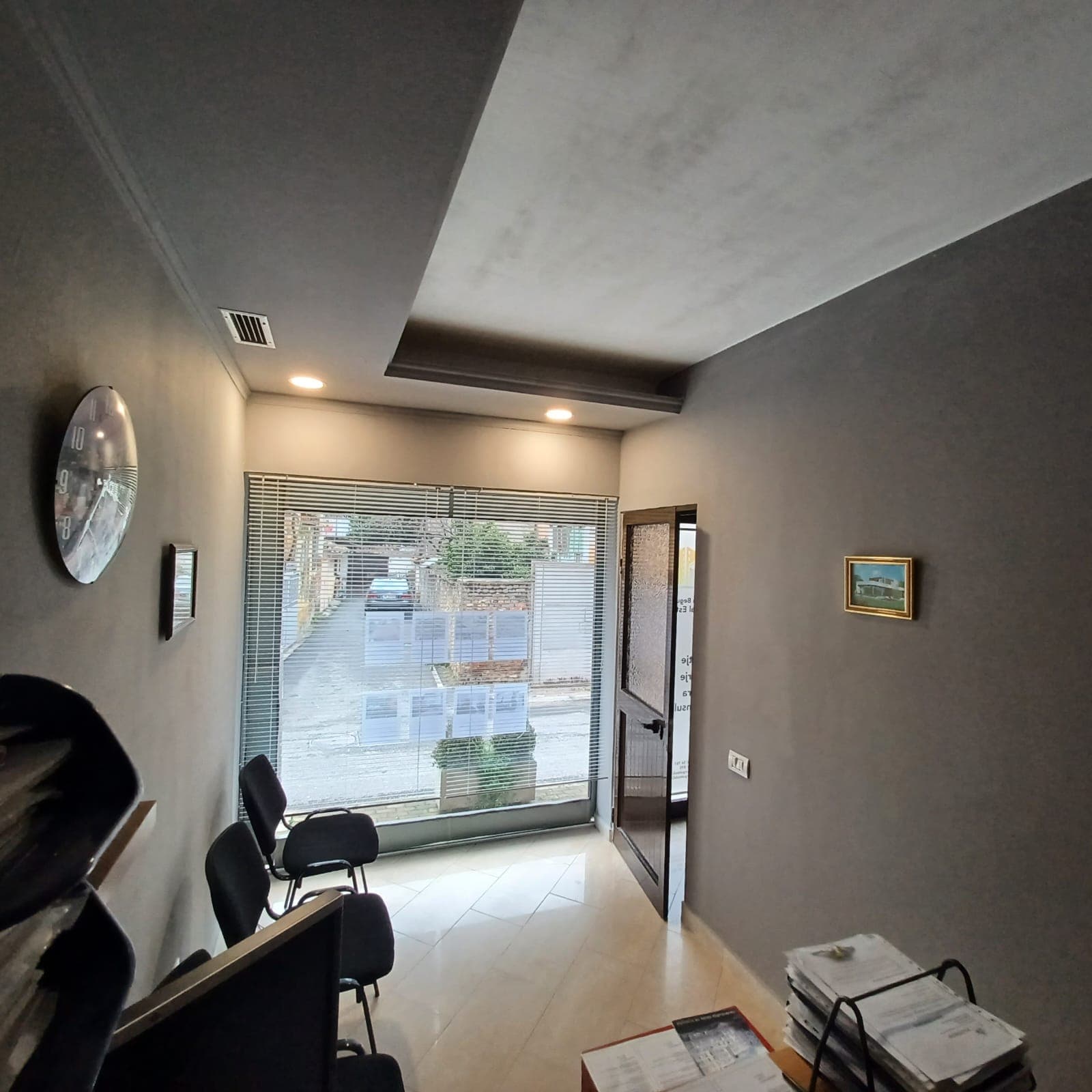 Shitet Apartament 2+1 Ne Qender
