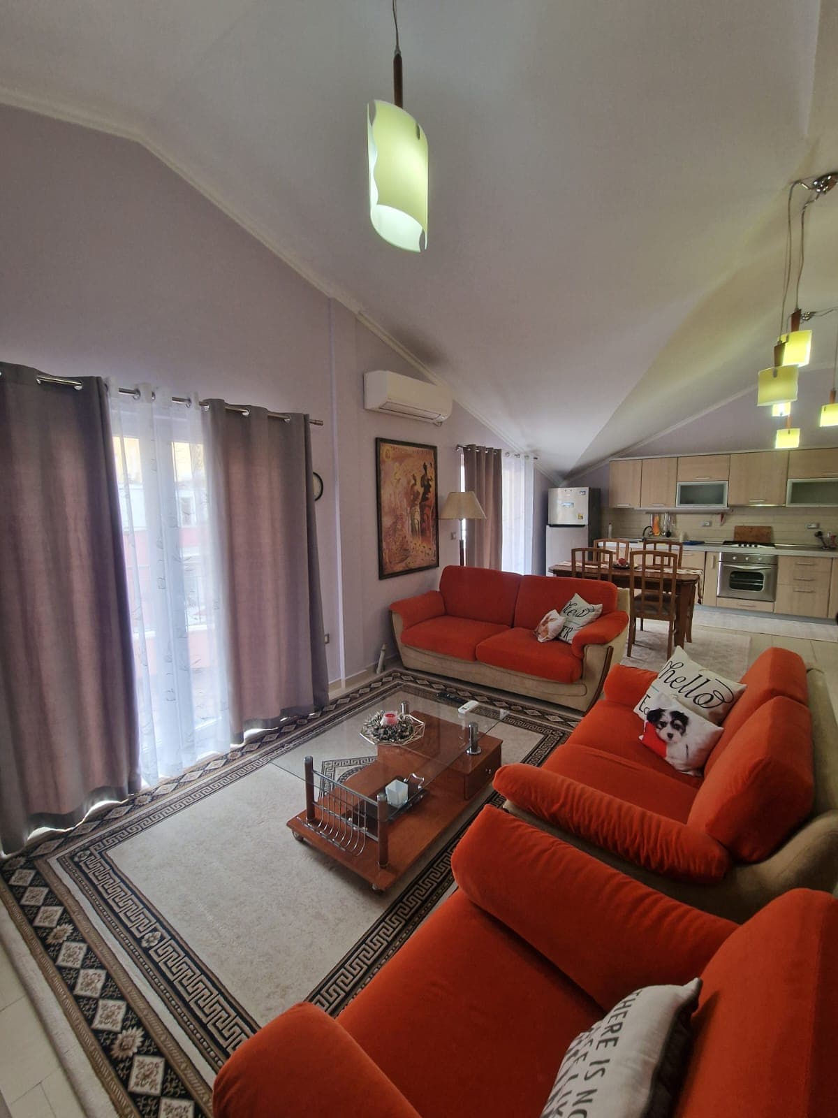 Jepet me qera apartament 3+1+3+P tek Komuna e Parisit, Siperfaqe 144 m2