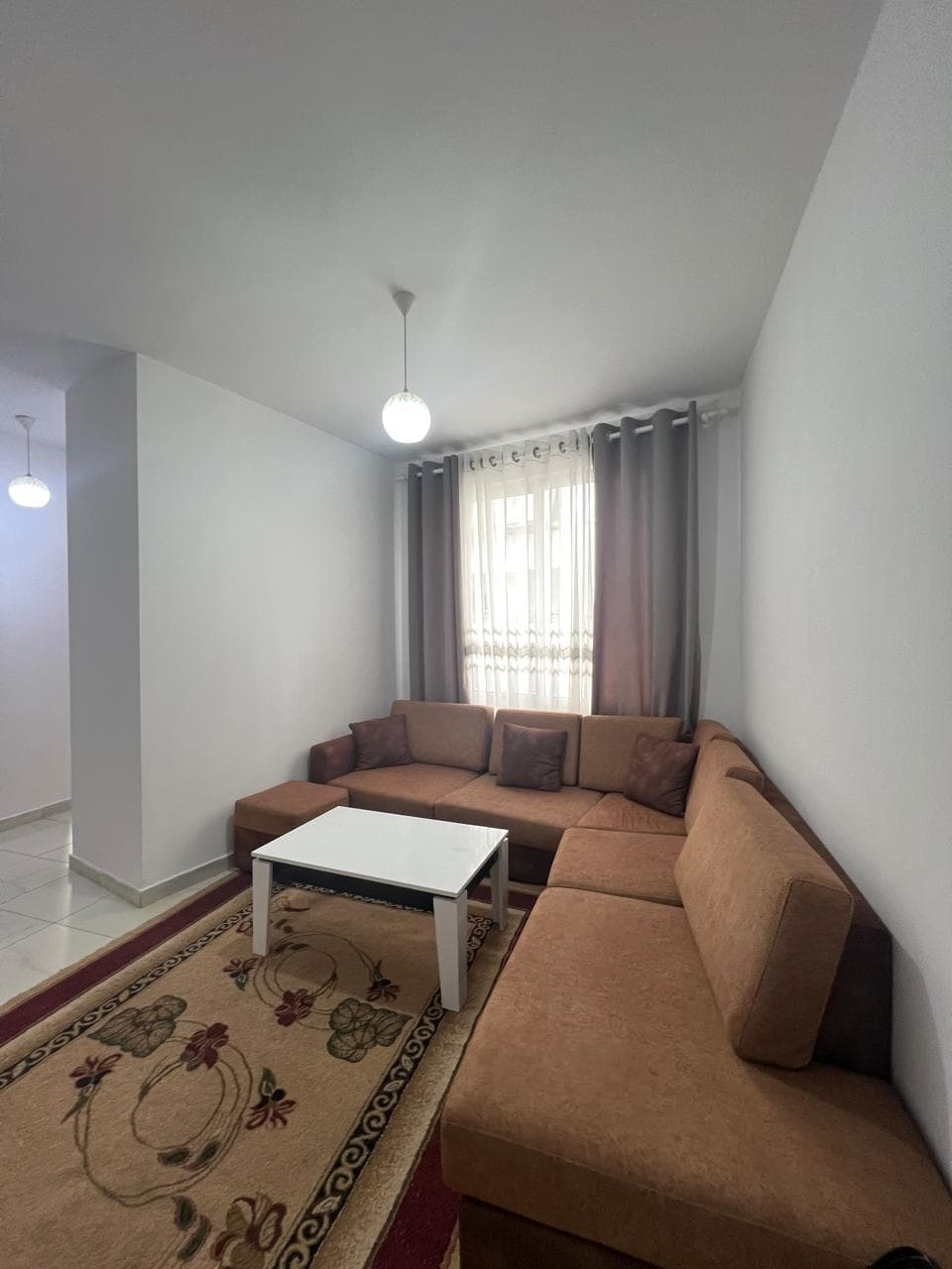 Jepet me qera Apartament 1+1 ne Astir. 2