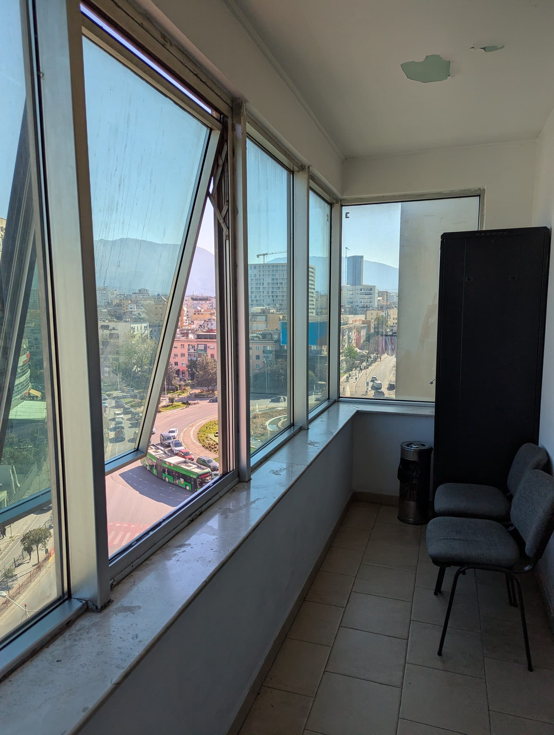 Jepet ambient biznesi me qera tek Zogu I Zi/800€ 2