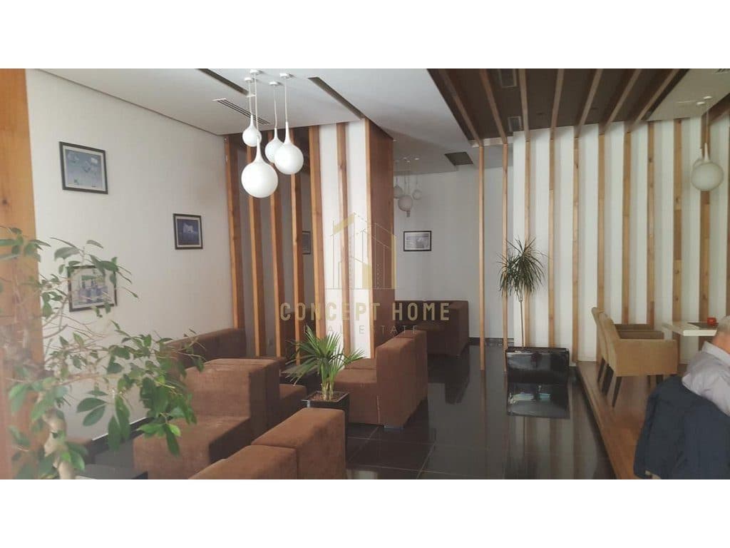 Jepet me qira një lokal funksional në zonën e Yzberishtit, me një sipërfaqe prej 350m², i përshtatshëm për aktivitete të ndryshme si bar, restorant, lounge, ose biznese të ngjashme. 3
