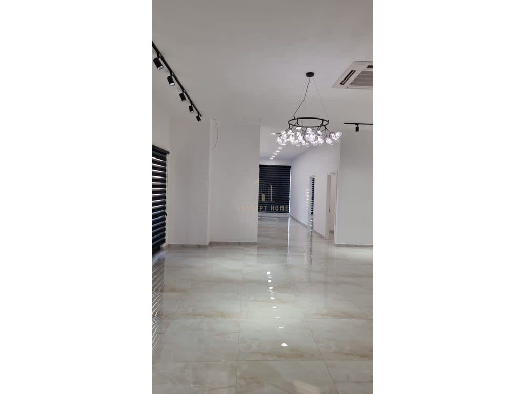 Ambient Biznesi Me Qira në Rruga e Dibrës, Tiranë - 2550€ | 227 m² 4