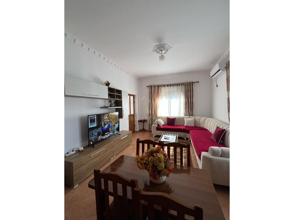 Jepet me qera apartament 2+1+1 Post Parkim tek Bulevardit te ri, afer 2