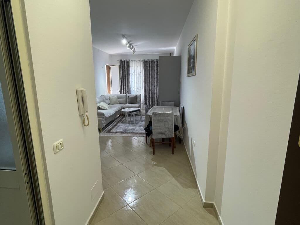 Shitet Apartament 2+1 ne