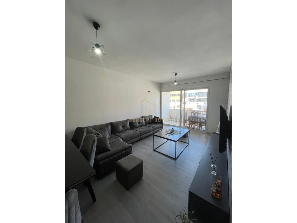 Shitet apartament 1+1 ne Astir