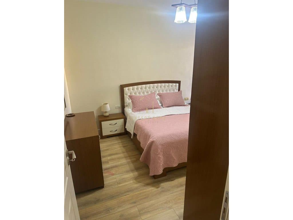 Jepet me qera apartament 2+1 tek Liqeni Artificial,Kopshti zologjik Siperfaqe 87 m2