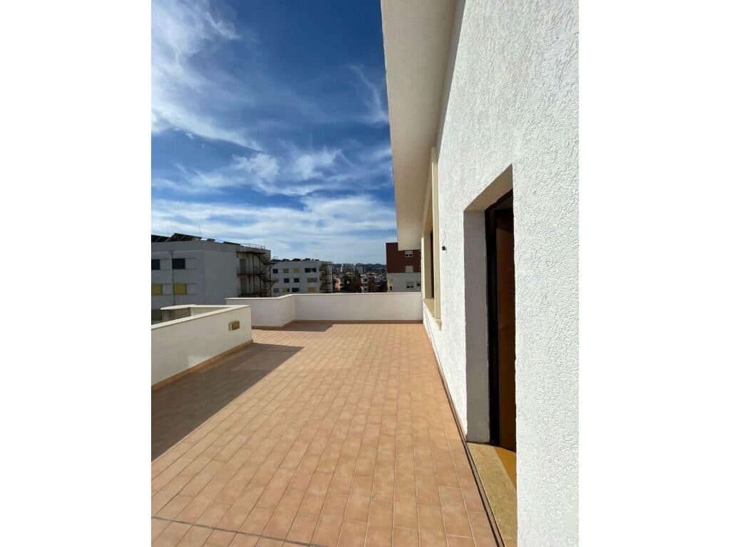 Jepet me qera Apartament 1+1 tek 21 Dhjetori