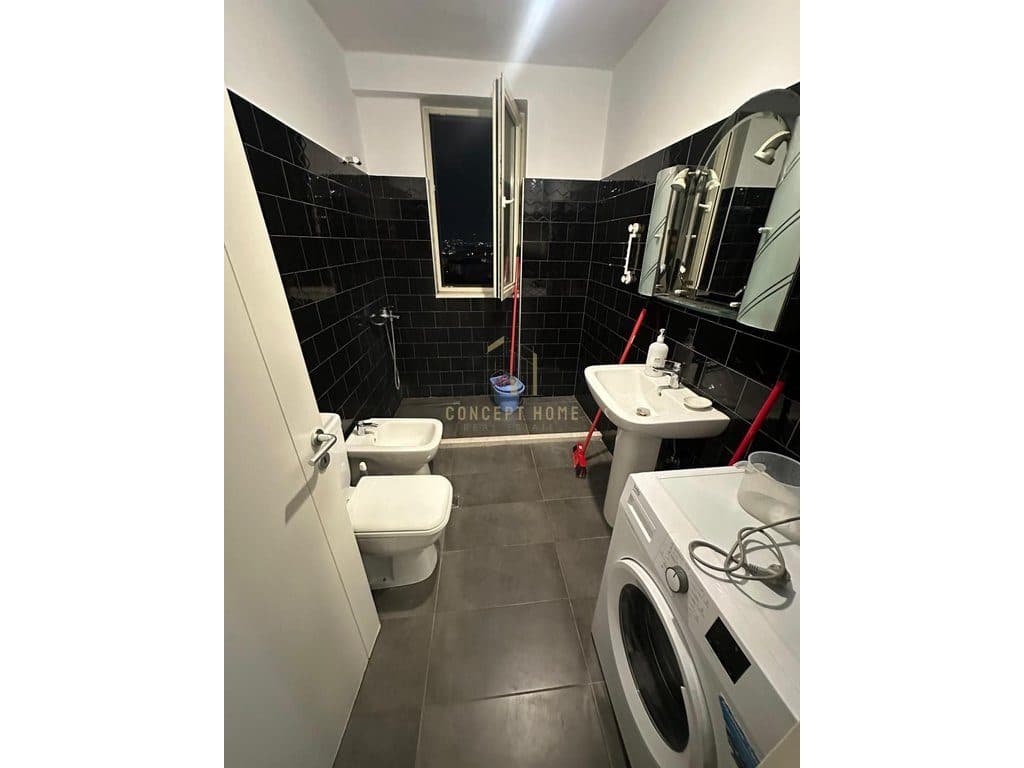 Jepet me qera Apartamenti 1+1 ne Shkoze 4