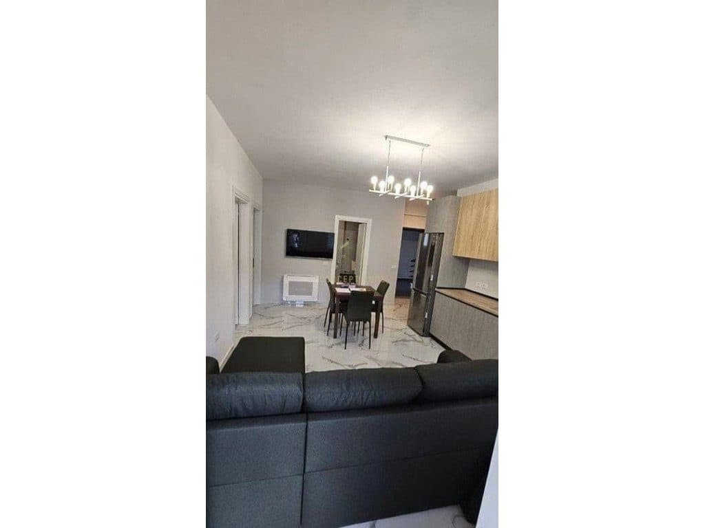 Apartament 2+1 me qera tek Liqeni i Thate 2