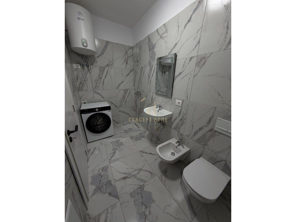 Jepet me qera Apartament 3+1+2 ne 5 Maj 2