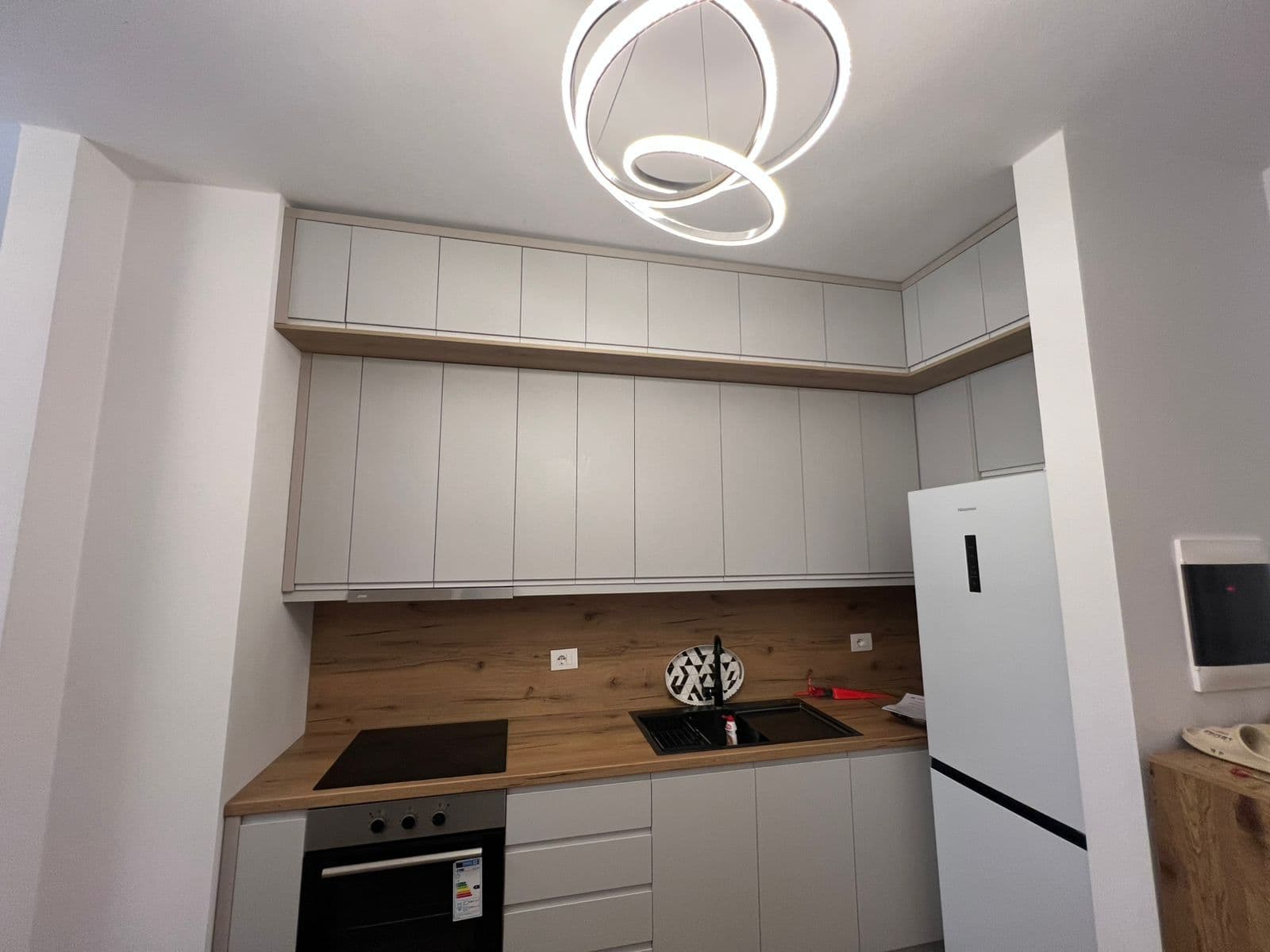 Jepet me qera Apartament 1+1 tek 5 Maji 3